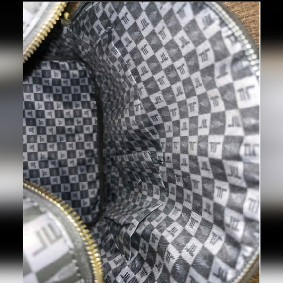 London Fog Backpack (13"H x 12"W x 5"D) and Matching Wallet (8"L) NWT - Picture 4 of 7